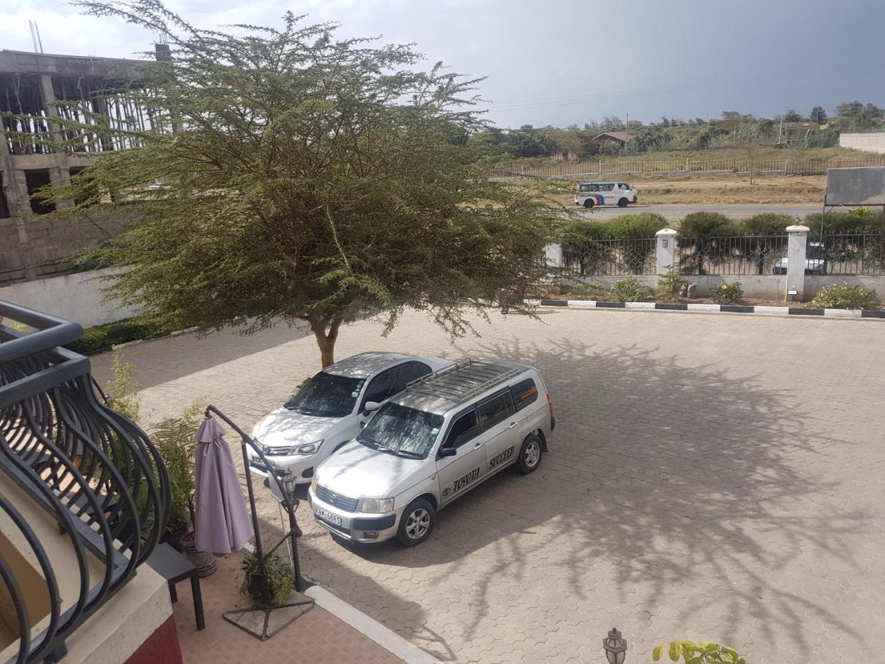 Mara Frontier Hotel Narok Exteriör bild