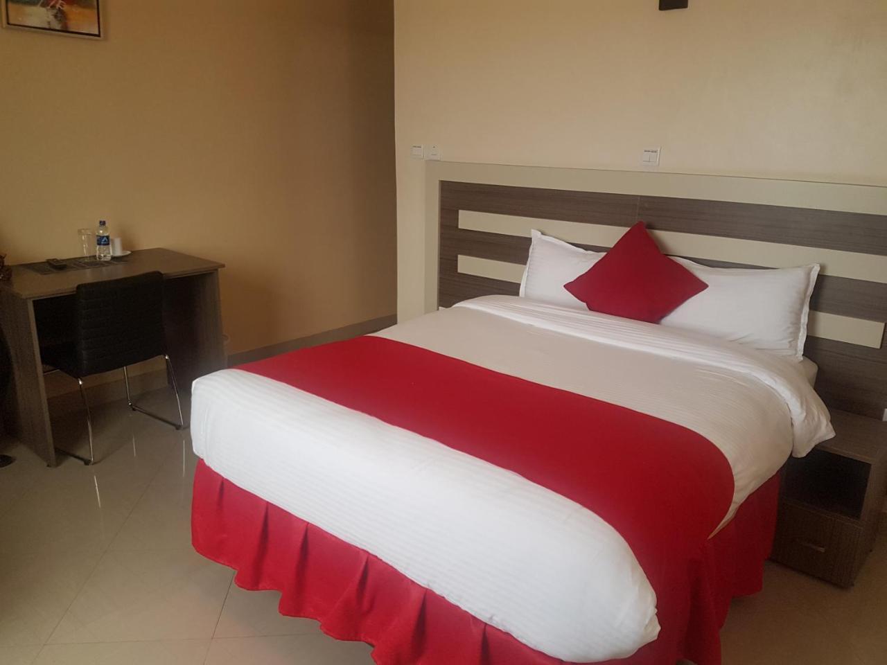 Mara Frontier Hotel Narok Exteriör bild
